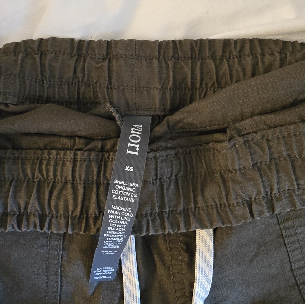 Vuori Olive Green Style  Cargo Pants with Everyday Comfort - Picture 6 of 12